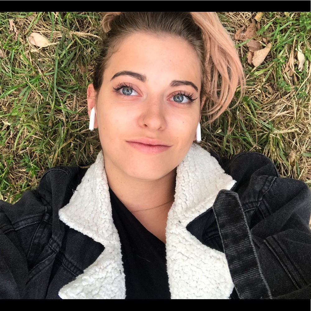 Meet your Posher, Alessa